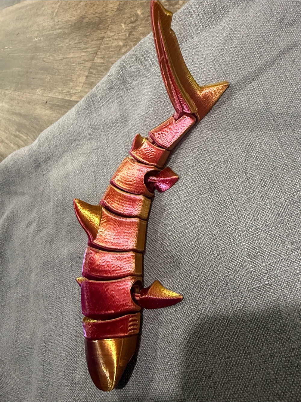 3D printed shark fidget - Purple & Gold